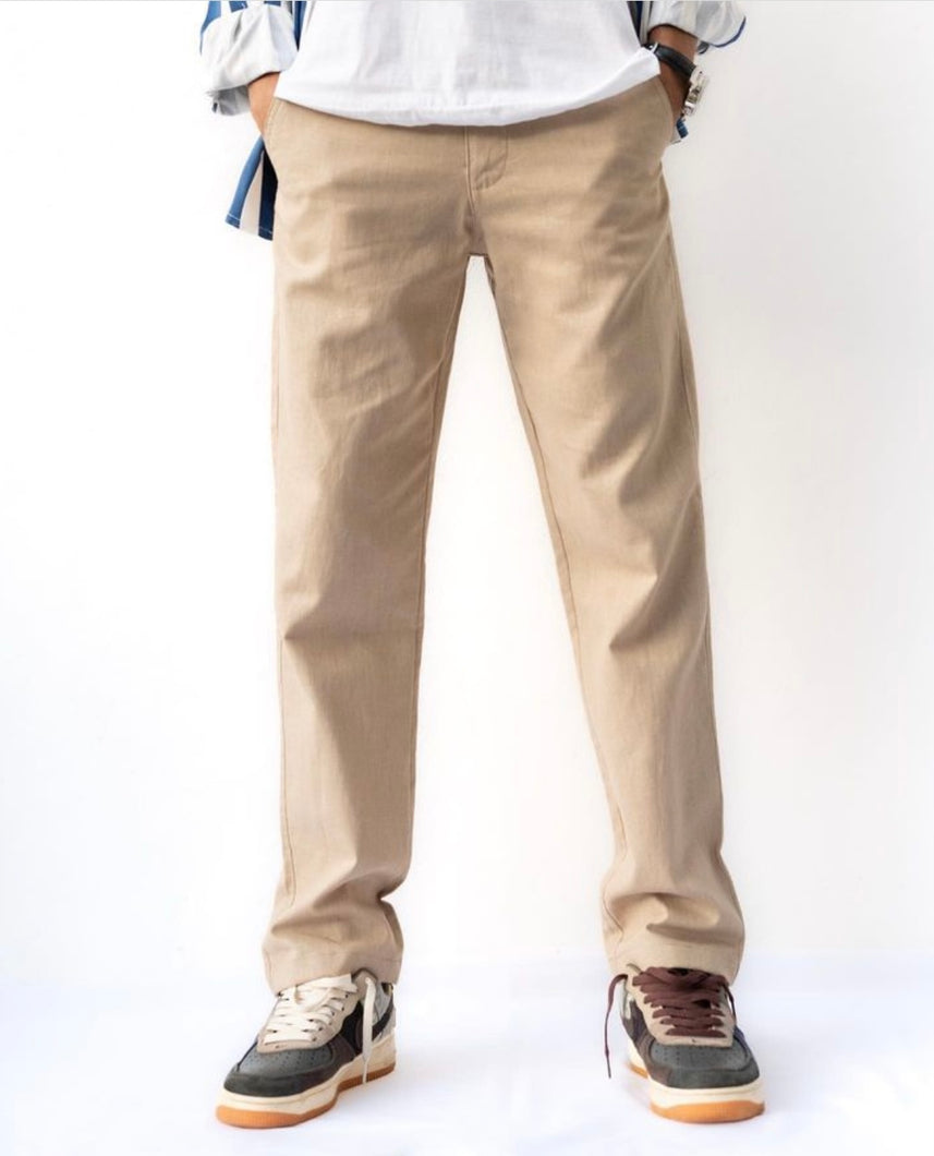 KHAKI LINEN PANTS.